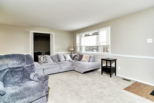 Foto del edificio - 7353 Grandview Dr