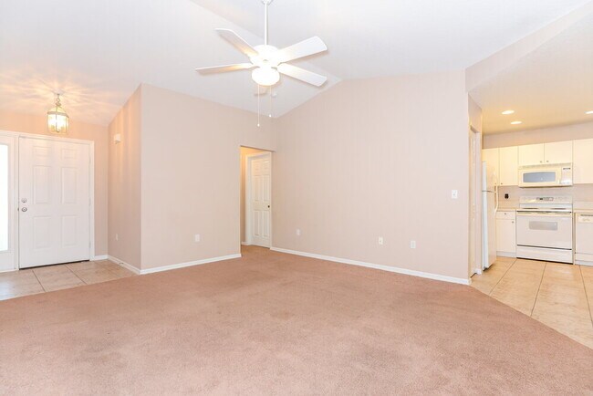 Foto del edificio - 4638 Breezy Pines Blvd