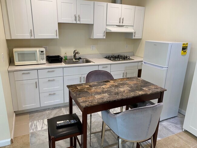 Building Photo - 6451 Bothwell Rd