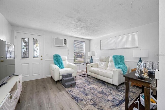 Foto del edificio - 616 Dogwood Ct