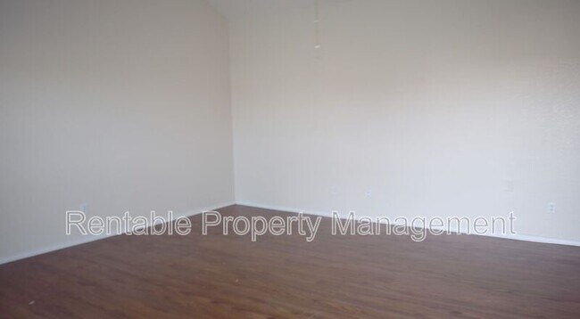 Foto del edificio - 105 Collett Ct