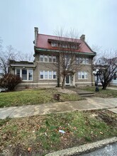 Building Photo - 408 W Mulberry St