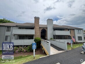 Building Photo - 2527 Gatehouse Ln