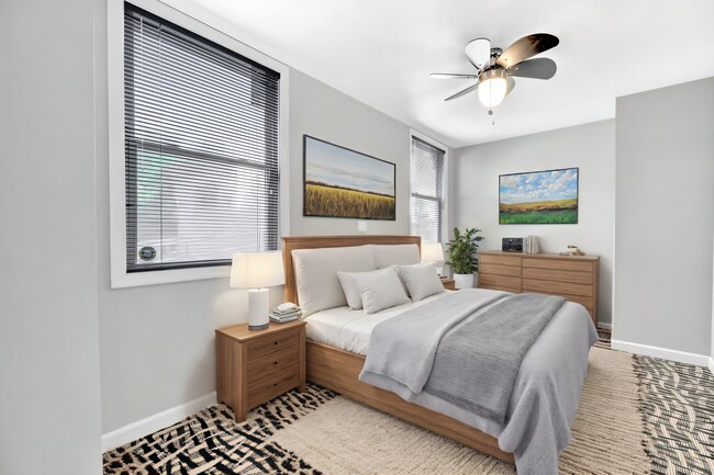 Building Photo - 623 Nicholson St NE