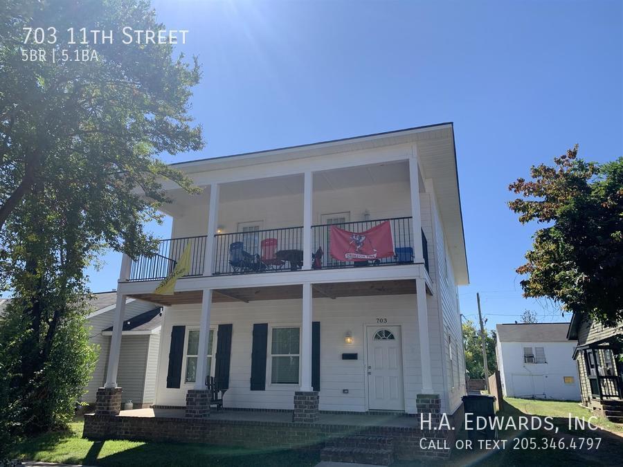 Foto principal - 703 11th St