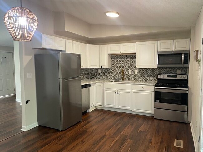Building Photo - 101 Forestview Cir