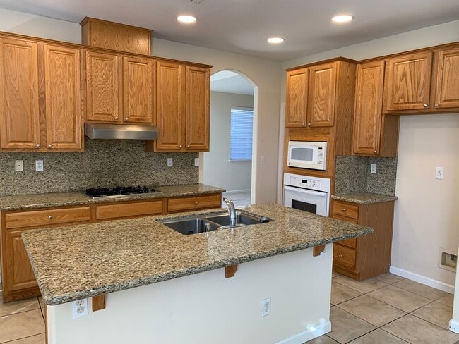 Foto del edificio - Gorgeous Home in Reflections Gated Community