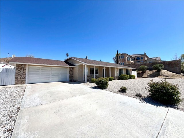 Foto principal - 13895 Hidden Valley Rd