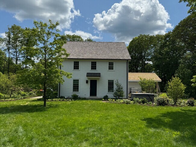 Foto del edificio - 24 Old Roxbury Rd