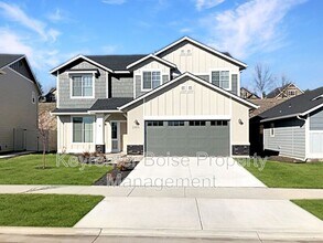 Building Photo - 2466 E Stella Dr