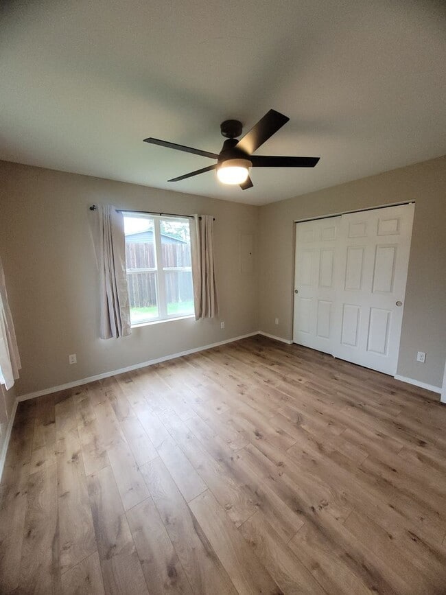 Foto del edificio - 1218 W Spruce St