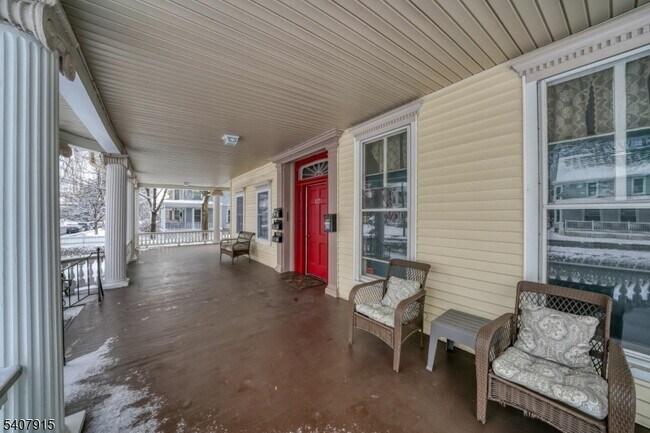 Building Photo - 137 Belvidere Ave