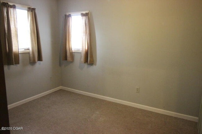 Foto del edificio - 17254 Hwy CC