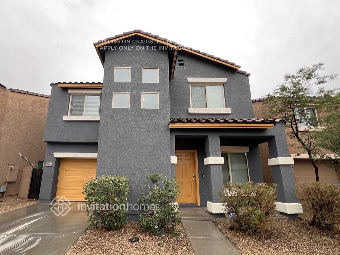 Foto principal - 9535 E Belmont Ave