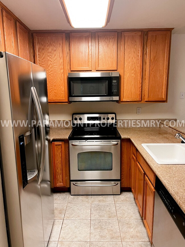 Building Photo - 407 Tyler Pl