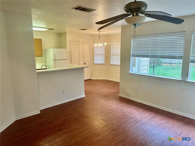 Building Photo - 128 Cedargrove