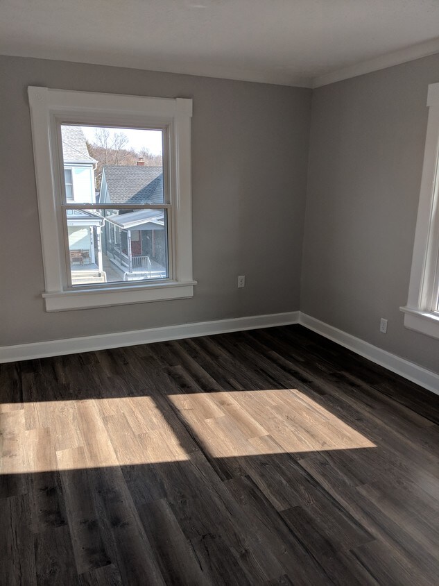 Foto principal - 229 Adams St