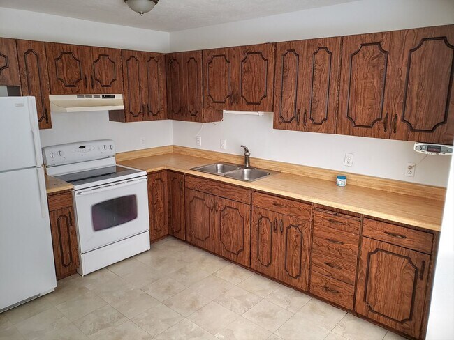 Building Photo - 2 Bedroom 1 Bath in Apartment in Salt Lake...