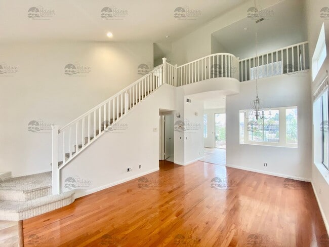 Building Photo - Beautiful 3 bedroom home with AC in The Iv...