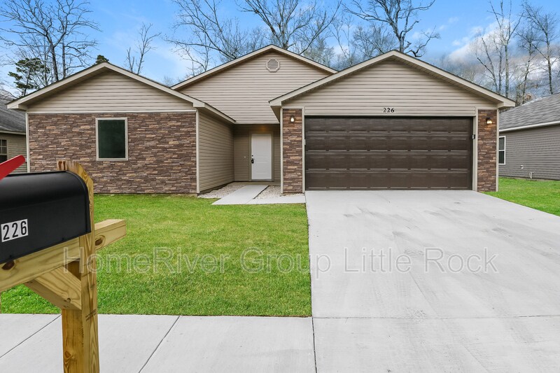 Foto principal - 226 Iris St