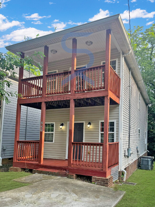 Building Photo - 221 Fletcher St SW