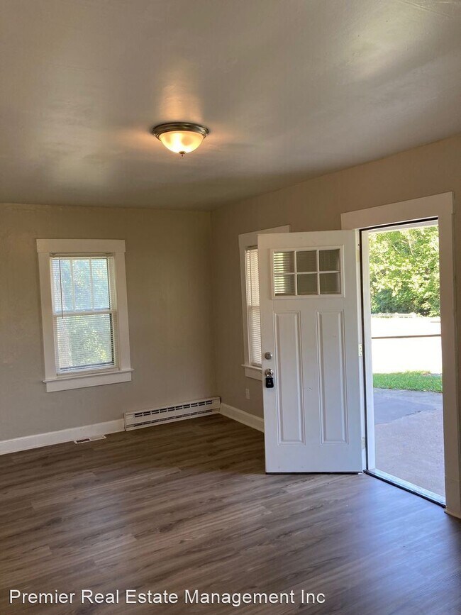 Building Photo - 4 br, 2 bath House - 5209 Parallel Pkwy