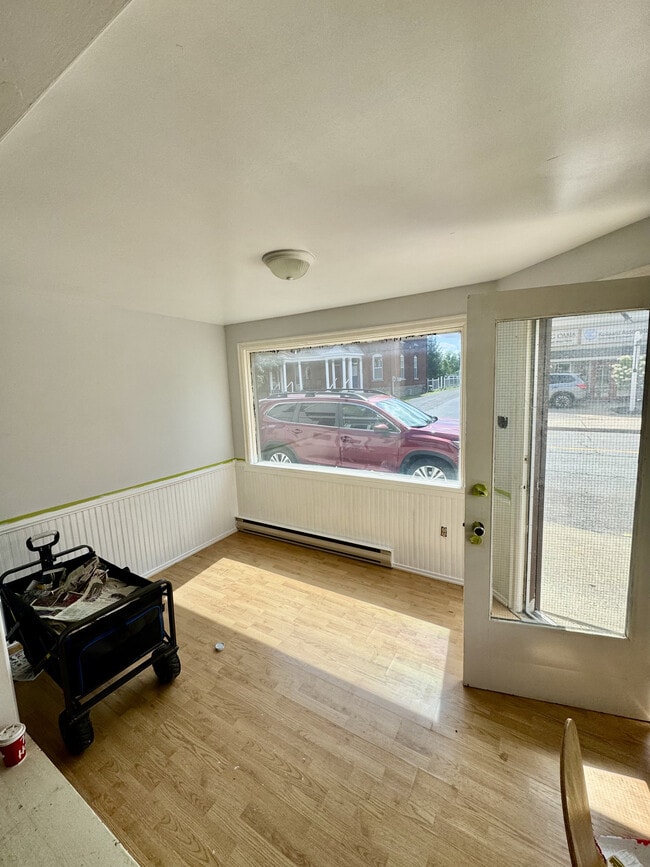 Building Photo - 209 Prescott St