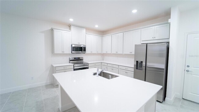 Building Photo - 4867 Cross Pr Pkwy