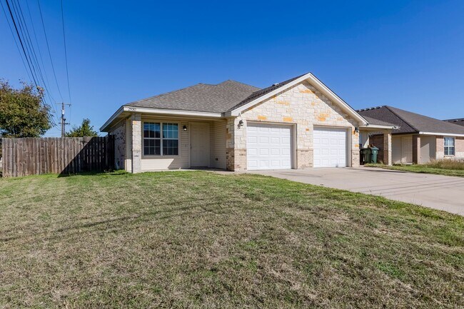 Building Photo - 2930 Saulsbury Dr