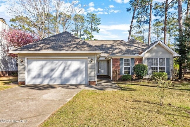Building Photo - 209 Kinloch Way