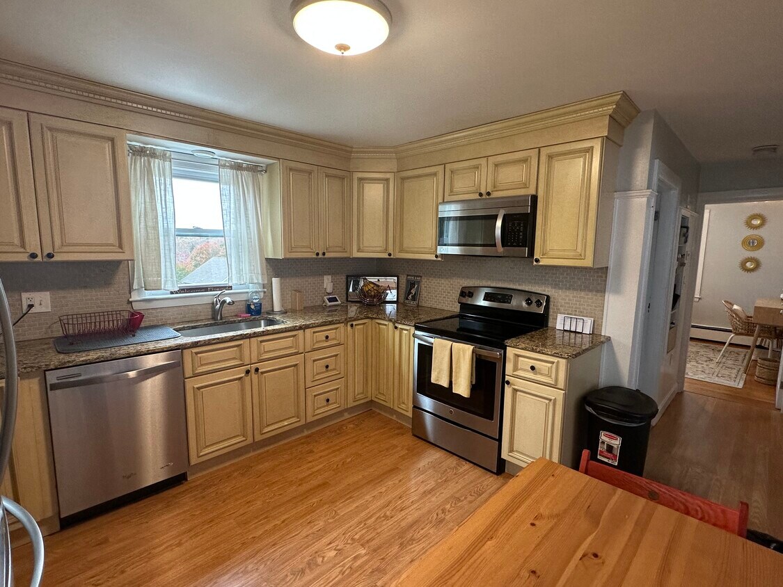 Foto principal - 65 Sherry Ave