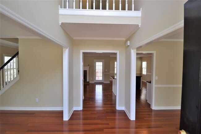 Building Photo - 1445 Gabriel Dr