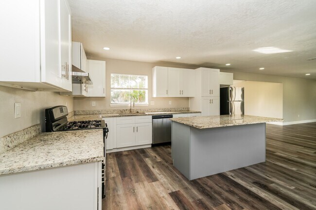 Foto del edificio - 5100 Goose Creek Dr