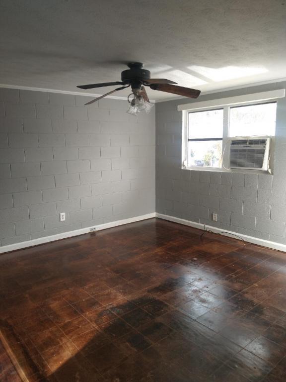 Building Photo - 1164 Charlie Dr