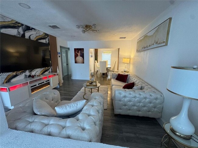 Foto del edificio - 427 NW 19th Ave