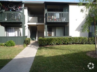 Foto principal - 23240 Orange Ave