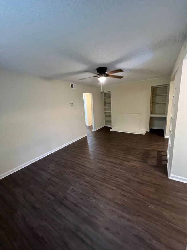 Building Photo - Newly renovated Quadplex with close proximity to Harbison Blvd - 3641 Apt C