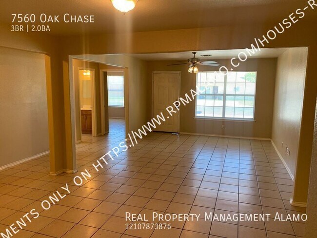 Foto del edificio - 7560 Oak Chase