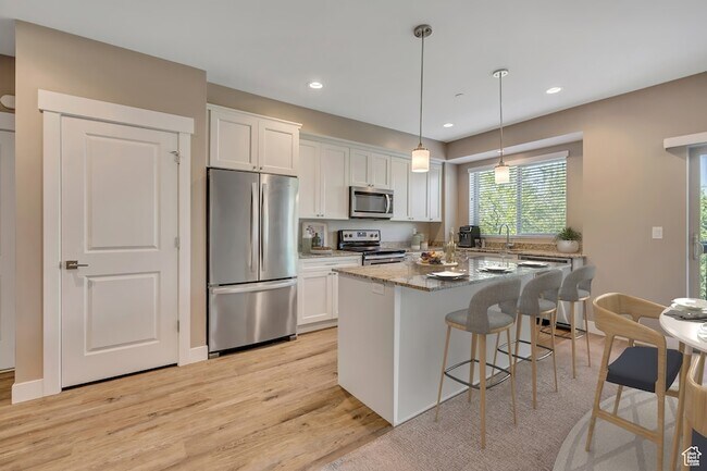 Foto del edificio - 1225 Wolf Hollow Ln