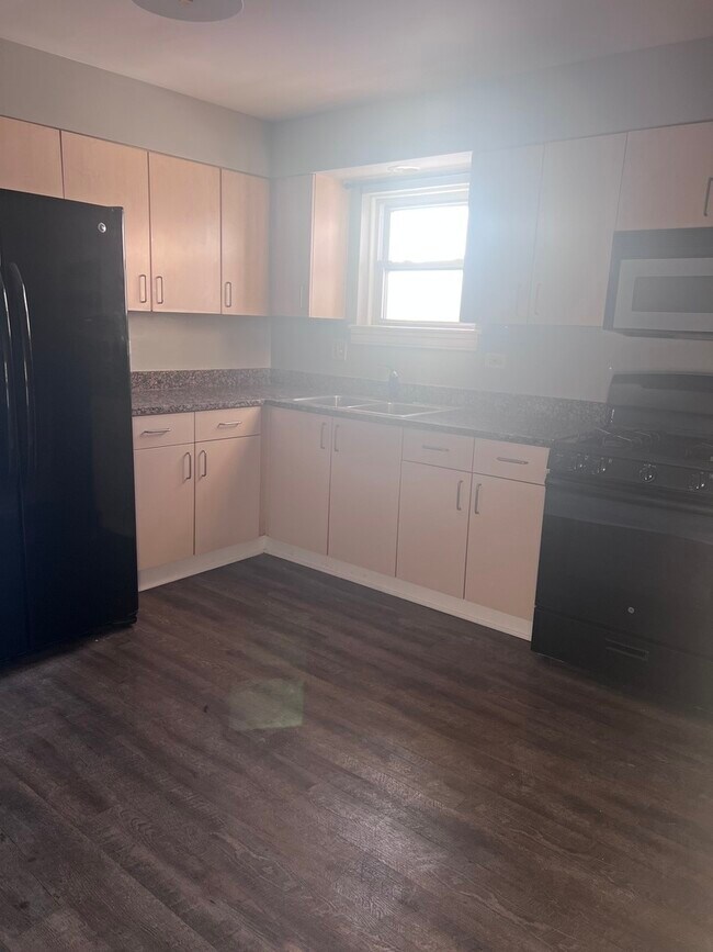 Foto del edificio - 664 Sibley Blvd