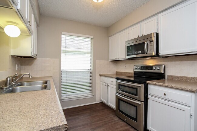 Building Photo - 4302 Shalom Creek Ln