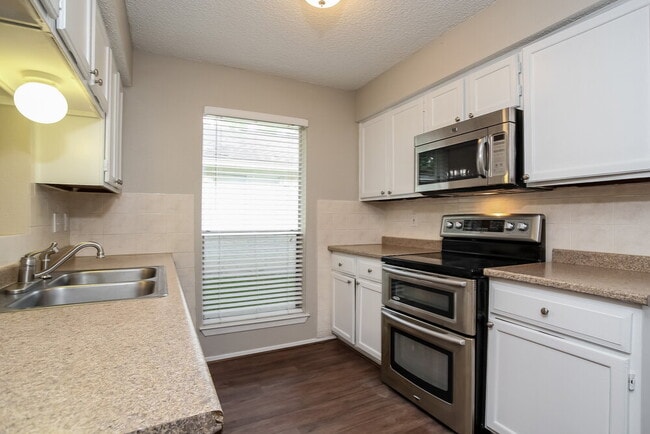 Foto del edificio - 4302 Shalom Creek Ln