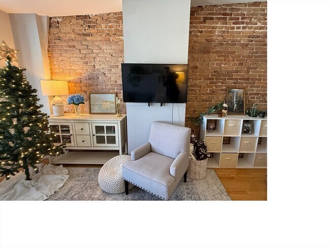 Foto del edificio - 265 Lexington St