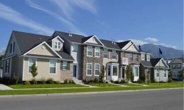 Building Photo - 452 S Tri Terra Ln
