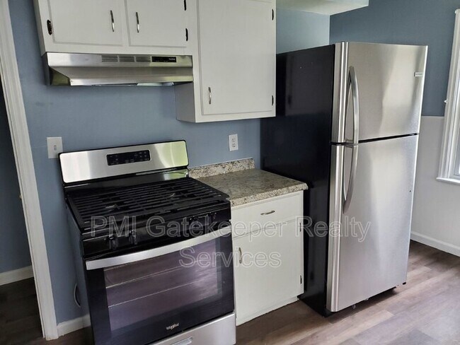 Building Photo - 1731 Ashbrook Dr