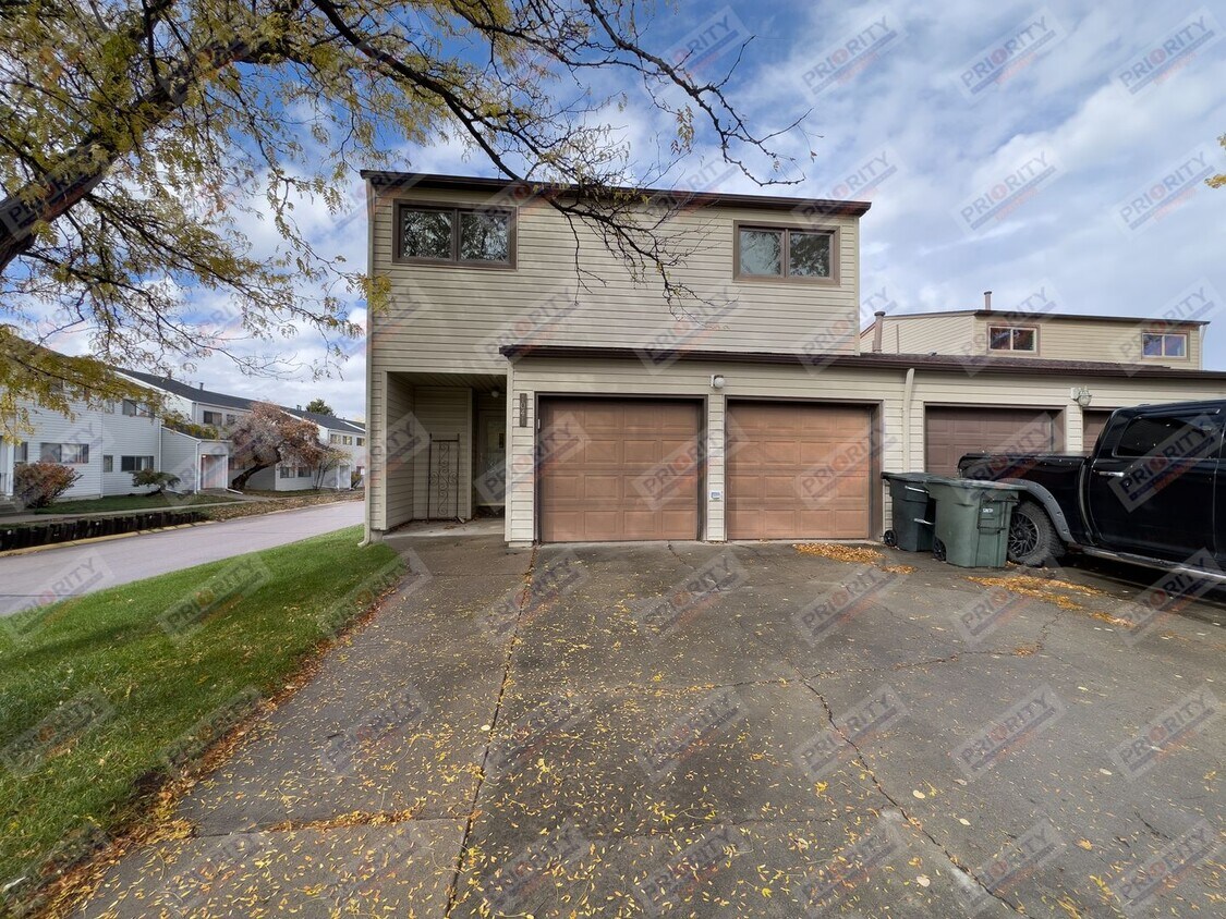 Foto principal - 2 bedroom home in Indian Hills