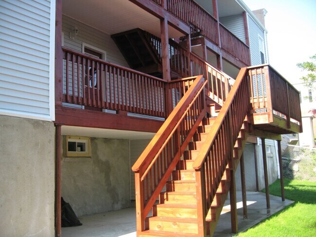 Foto del edificio - 259 E Main St