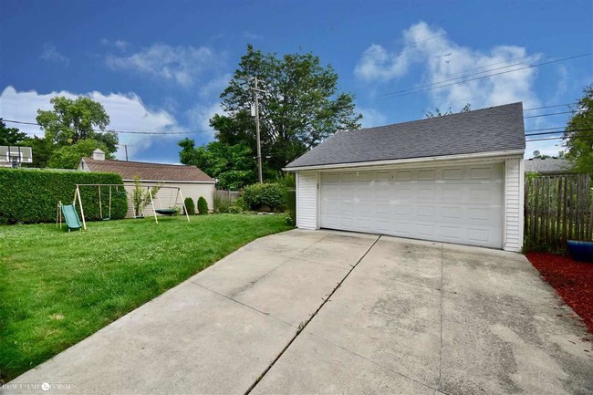 Building Photo - 1086 Hawthorne Rd