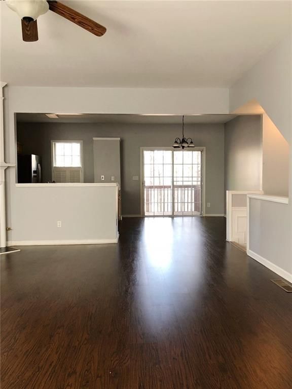 Foto del edificio - 4003 Howell Park Rd