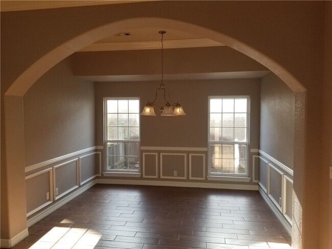 Building Photo - 884 Palisades Ave